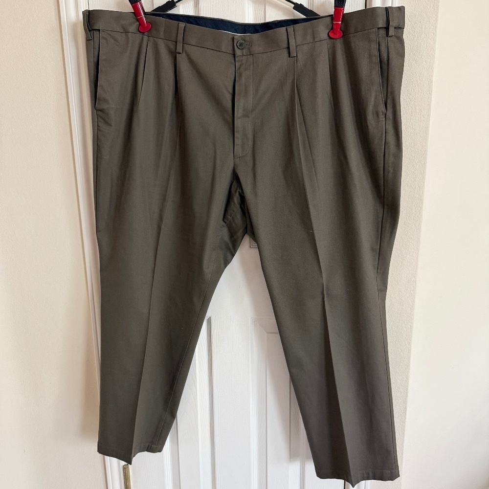 LIKE NEW Mens Dockers Classic Signature Khaki Flex Comfort Pants Taupe 54 x 30